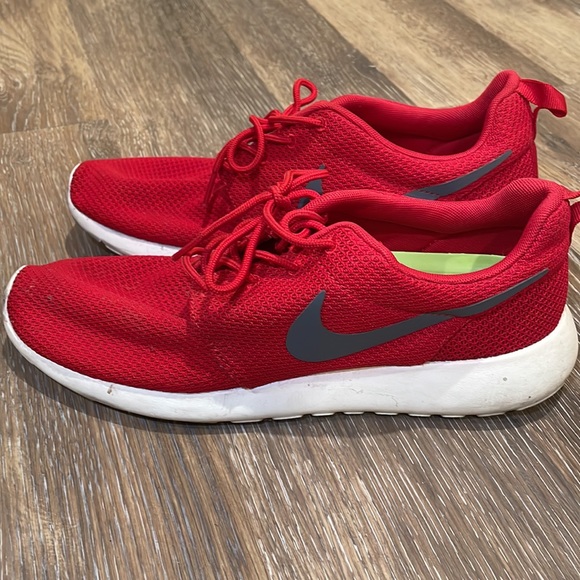 Nike Roshe - Picture 4 of 4